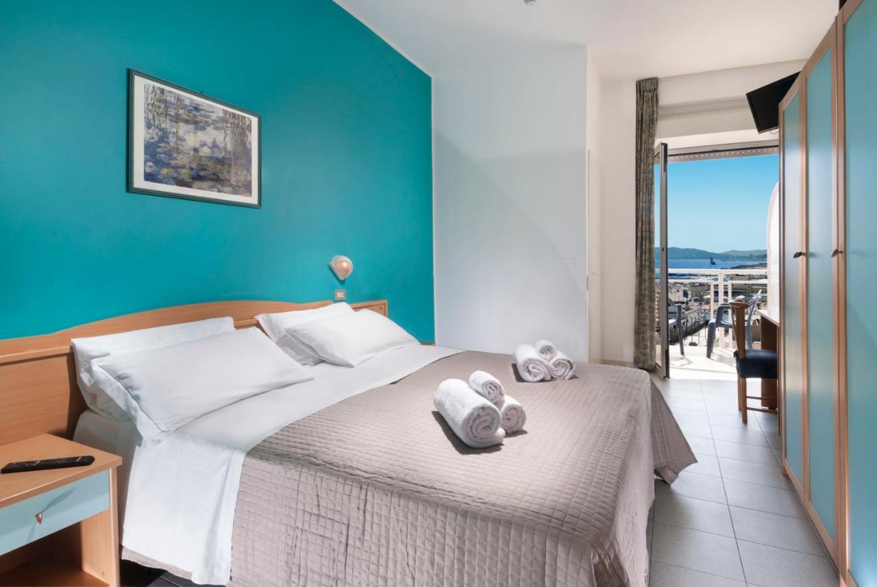 Hotel International Direttamente Sulla Sabbia Misano Adriatico Exterior foto